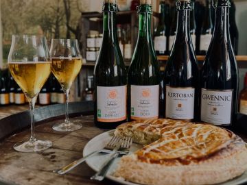 🎉 Galette des rois & Cidre : l’accord royal 👑
Sublimez votre Épiphanie avec nos cuvées soigneusement sélectionnées :

🍏 Cidre Doux : idéal avec une galette à...