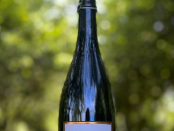 Kertoban, l’expression du terroir fouesnantais 🍎

C’est ici que tout commence.

Cuvée originelle de la Maison Séhédic, le cidre Kertoban est né des variétés...